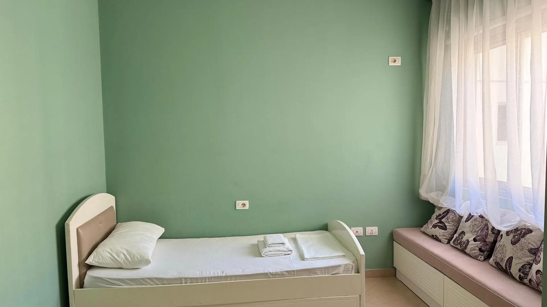 L&B Modern Apartment Vlore 0*,  Albania